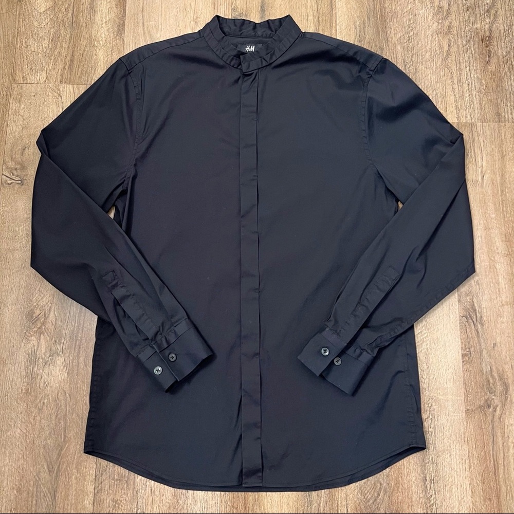 H&M Black Slim Fit Button Down Long Sleeve Shirt